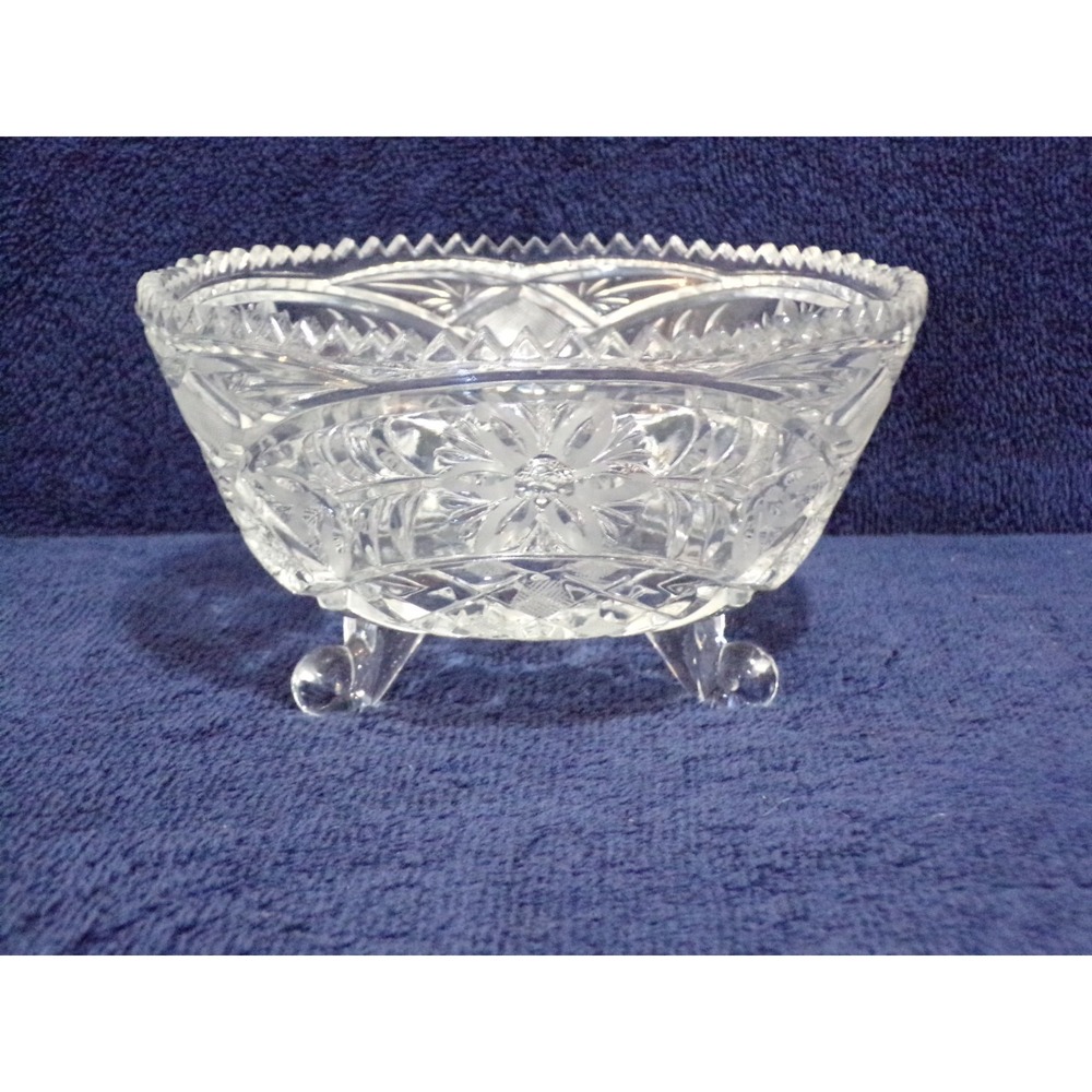 Vintage Footed Sawtooth Edge Crystal Cut Bowl 3 Legs‎ 6" Round